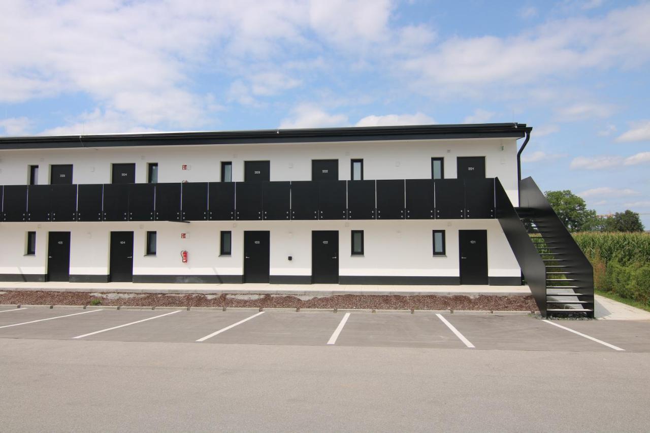 Oy Hotel By Wmm Hotels Oy-Mittelberg Exteriér fotografie